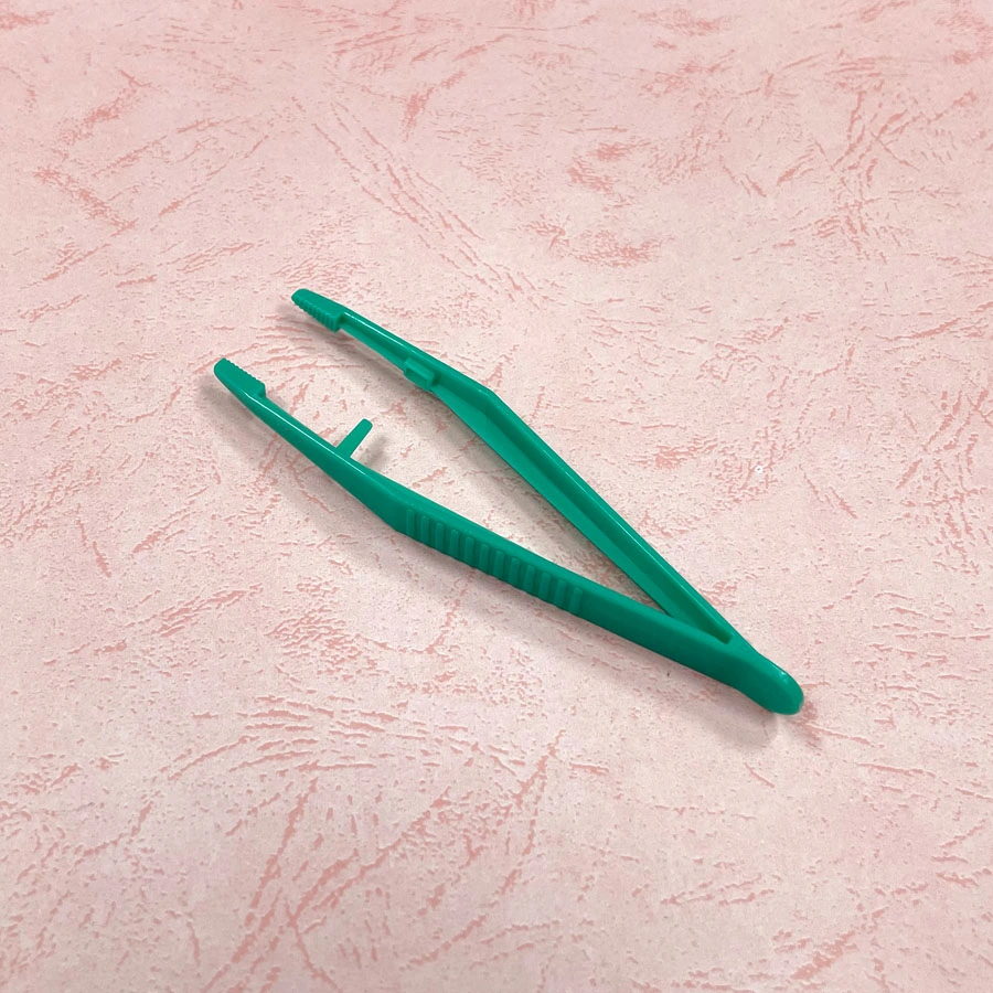 First Aid Plastic Tweezers Medical Tool Tweezers in Various Sizes and Colors